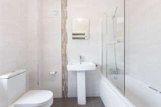 Дома для отпуска Garryvoe Beach Homes Гарривоу 1 Bed Luxury Beach Home - Sea View-1